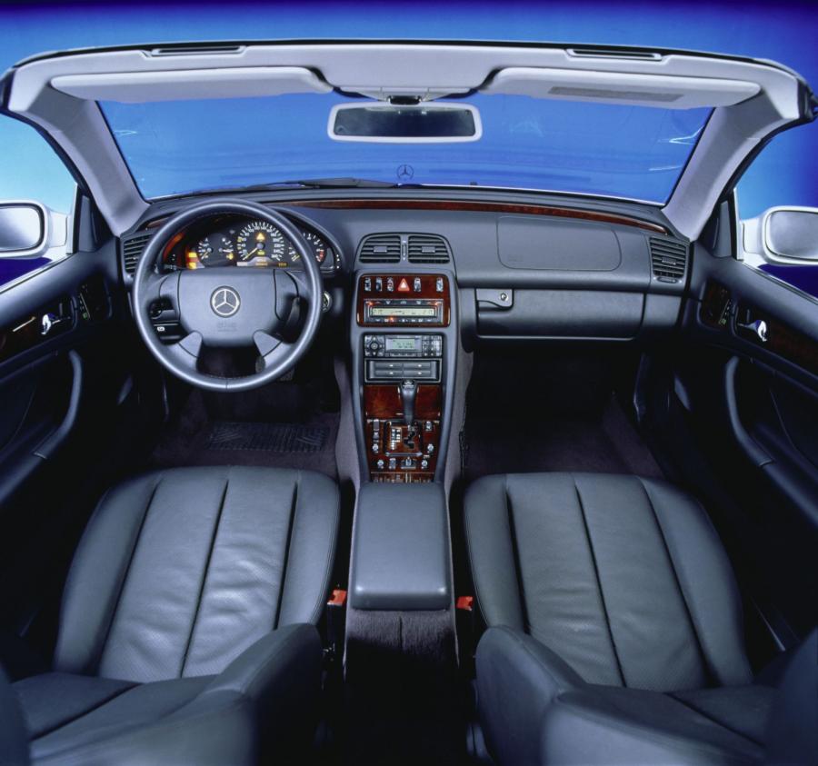 Mercedes-Benz CLK-Class Cabriolet 1996 года  (фото 2 из 12)